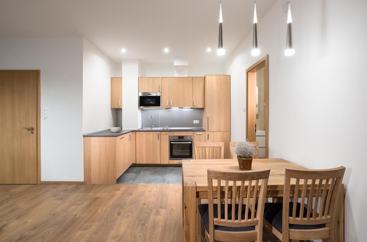Deluxe Apartman วิเชกราด ภายนอก รูปภาพ