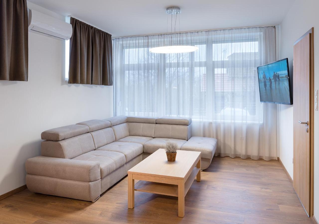 Deluxe Apartman วิเชกราด ภายนอก รูปภาพ