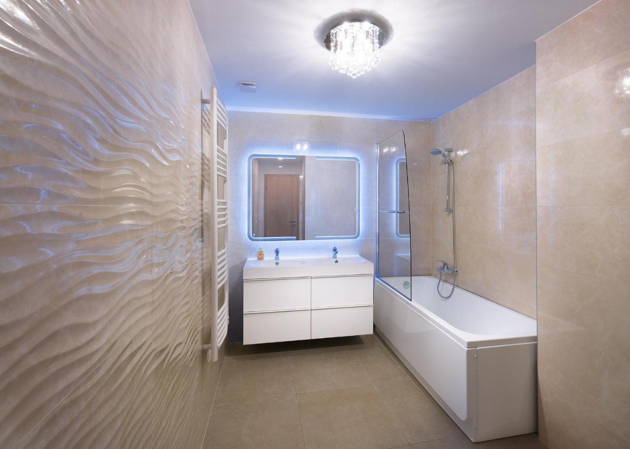 Deluxe Apartman วิเชกราด ภายนอก รูปภาพ