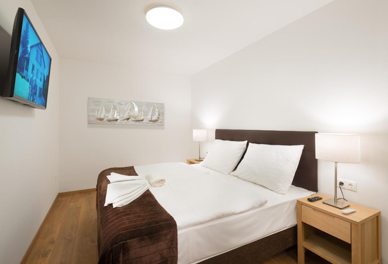 Deluxe Apartman วิเชกราด ภายนอก รูปภาพ