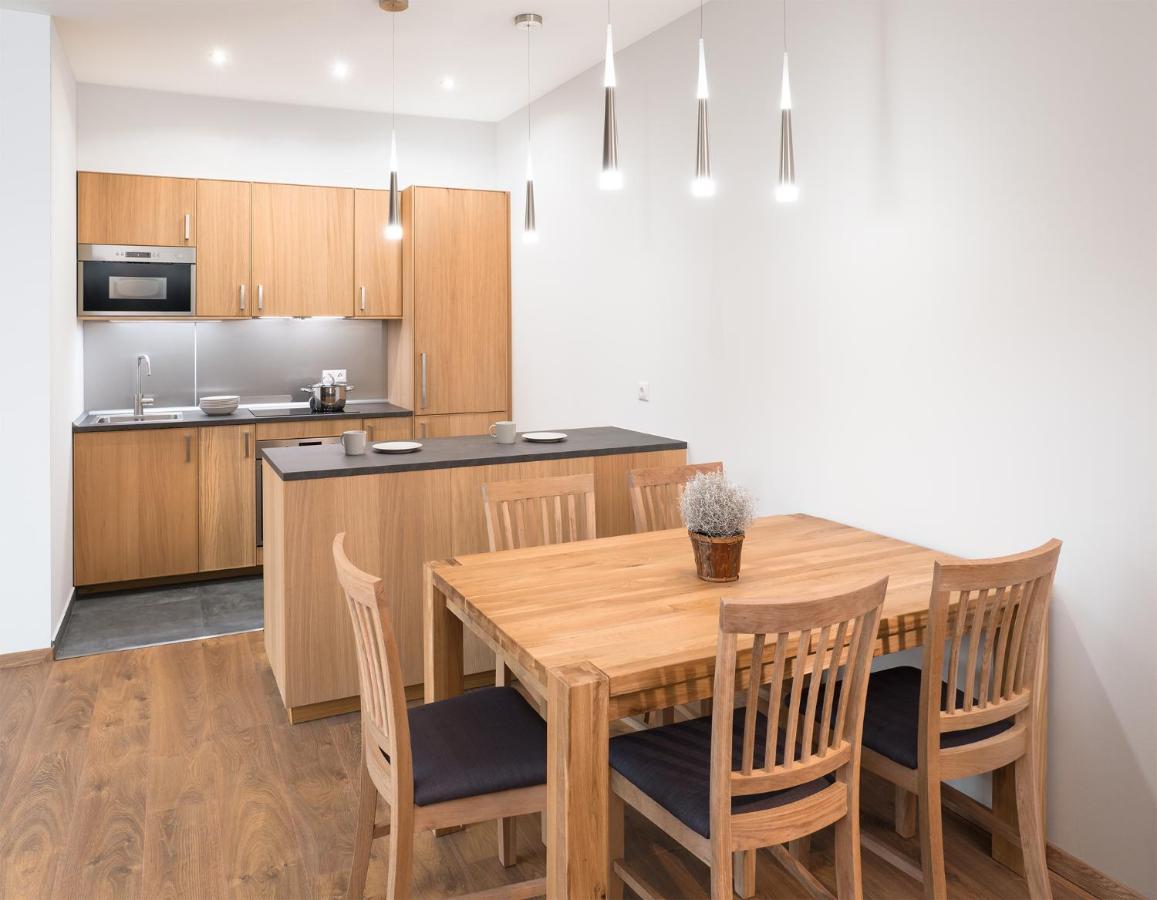Deluxe Apartman วิเชกราด ภายนอก รูปภาพ