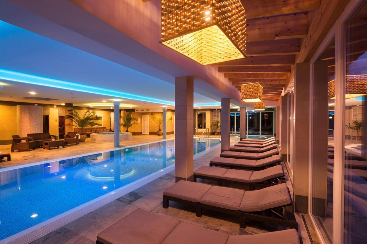 Deluxe Apartman วิเชกราด ภายนอก รูปภาพ